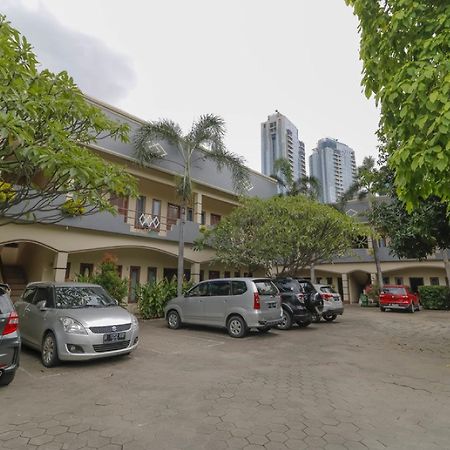 Reddoorz Plus @ Karet Pedurenan 3 Yakarta Exterior foto