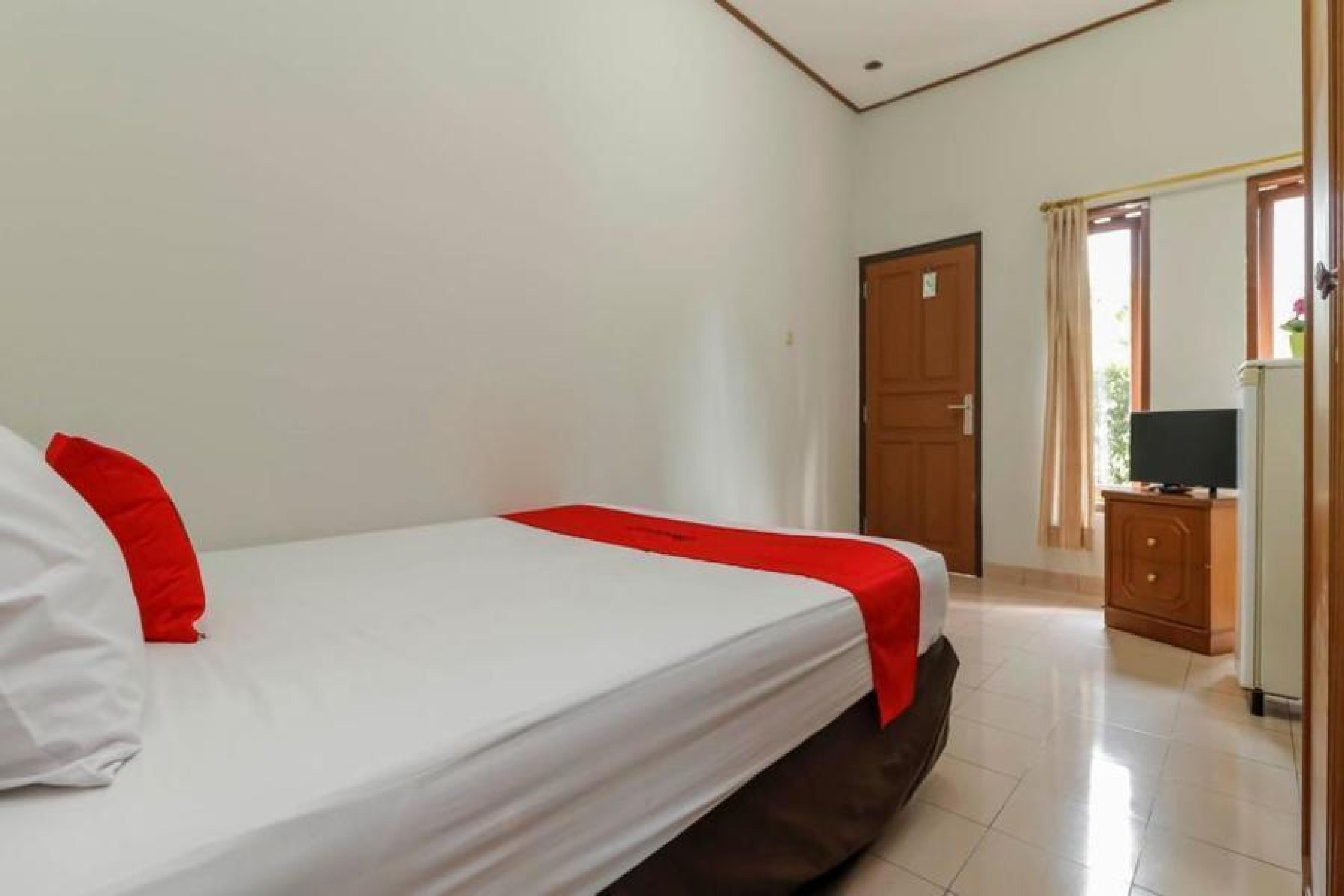 Reddoorz Plus @ Karet Pedurenan 3 Yakarta Exterior foto