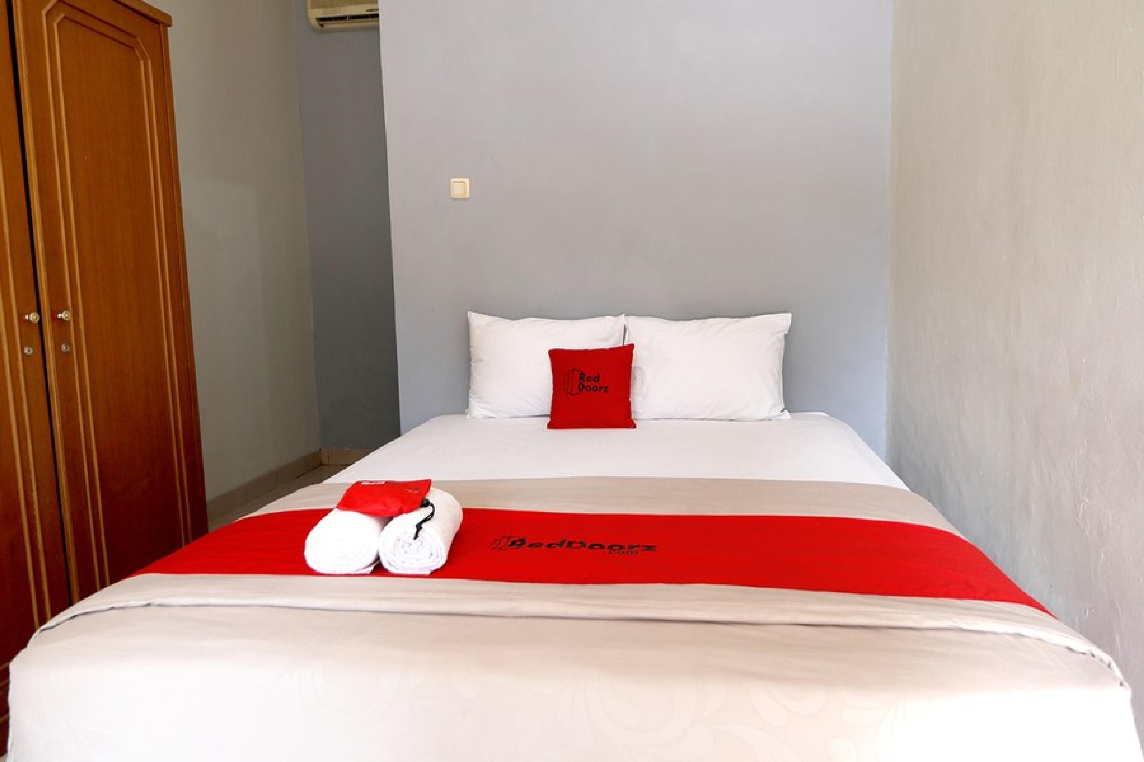 Reddoorz Plus @ Karet Pedurenan 3 Yakarta Exterior foto