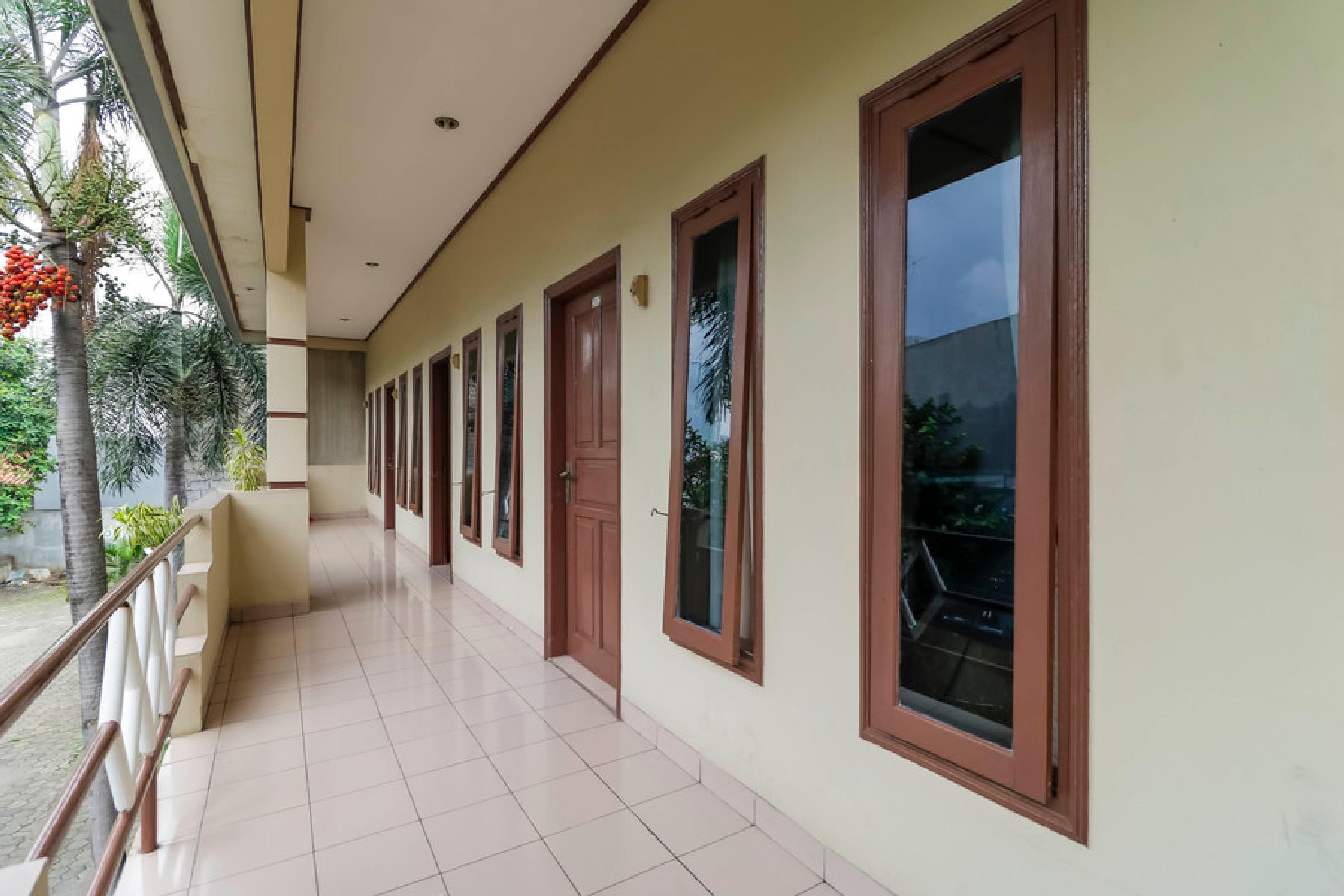 Reddoorz Plus @ Karet Pedurenan 3 Yakarta Exterior foto