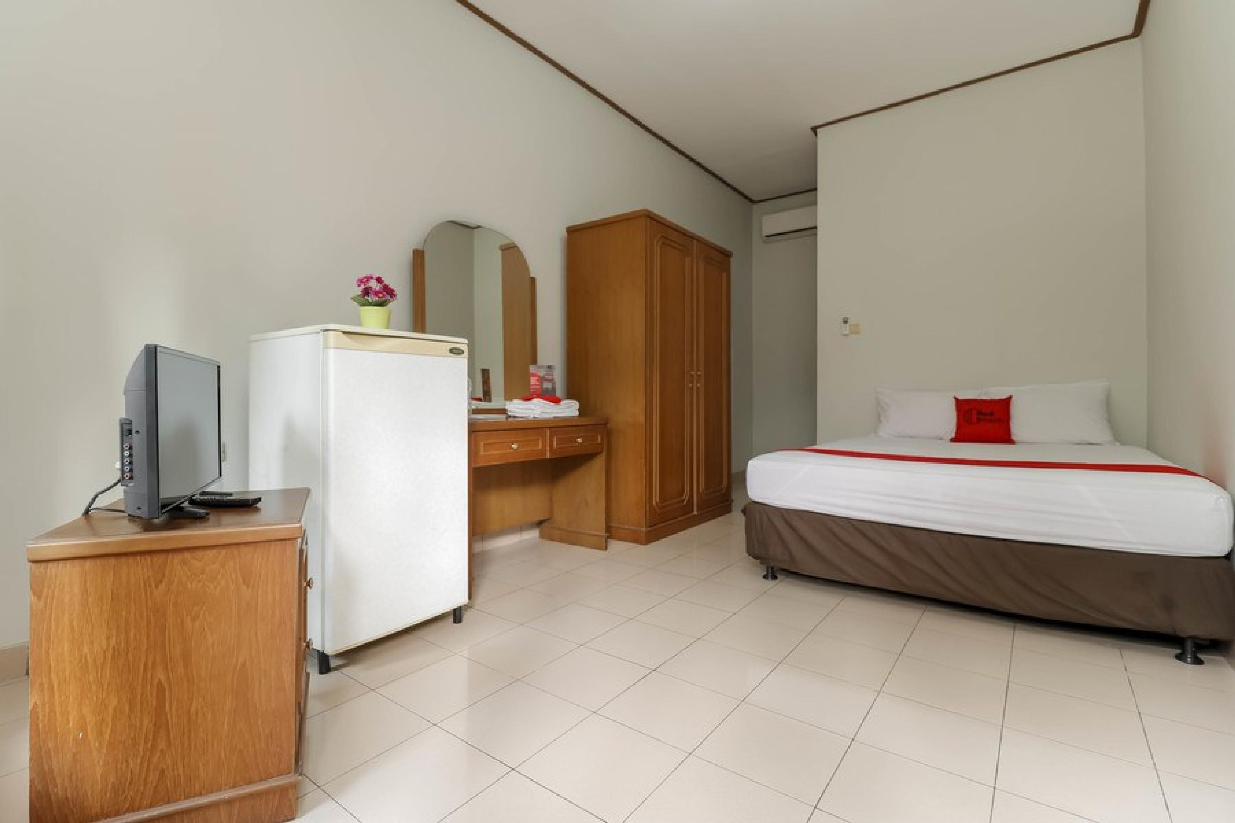 Reddoorz Plus @ Karet Pedurenan 3 Yakarta Exterior foto