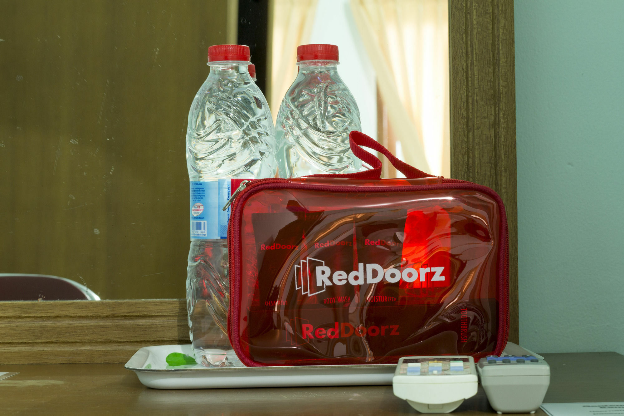 Reddoorz Plus @ Karet Pedurenan 3 Yakarta Exterior foto