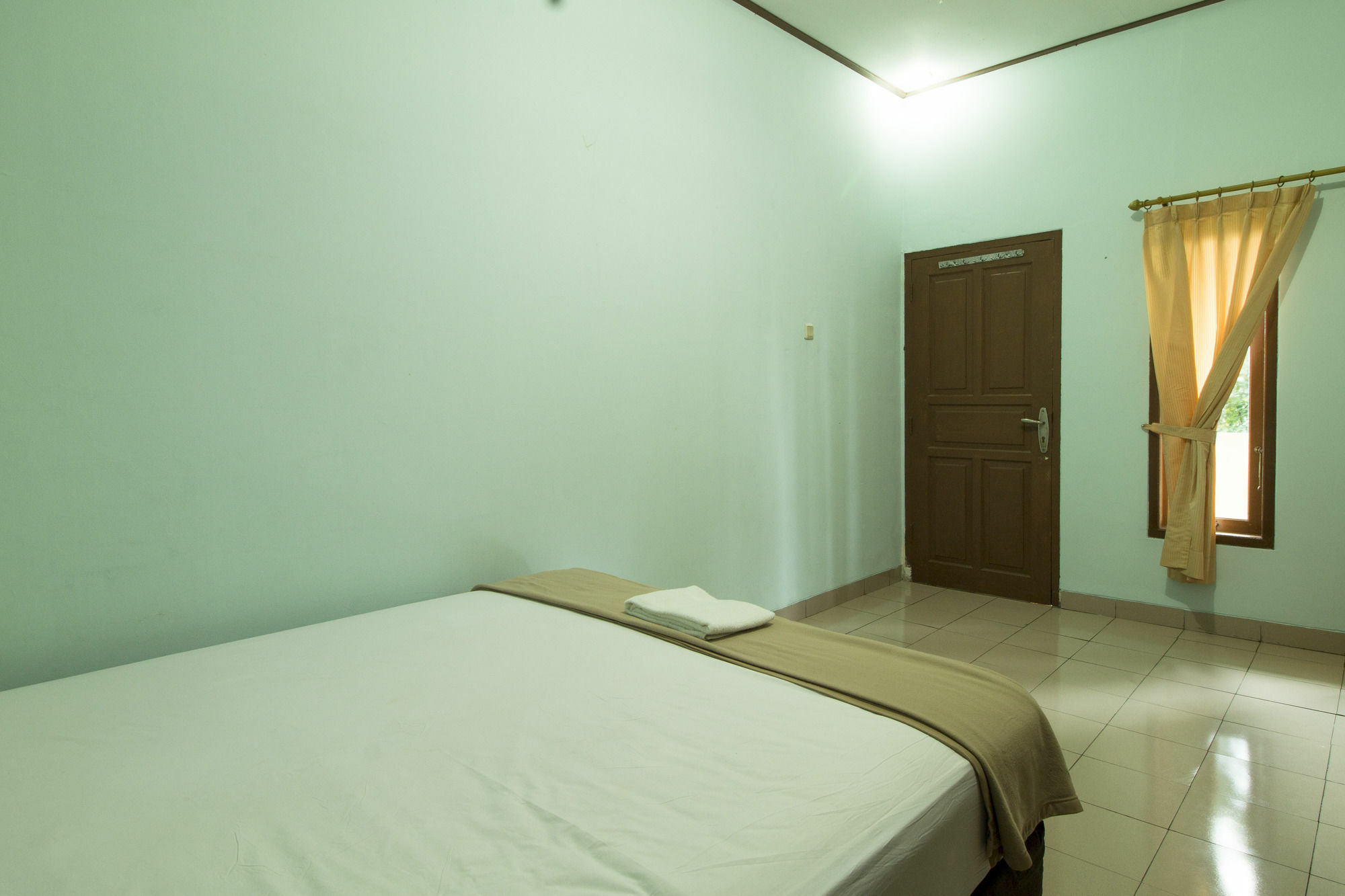 Reddoorz Plus @ Karet Pedurenan 3 Yakarta Exterior foto