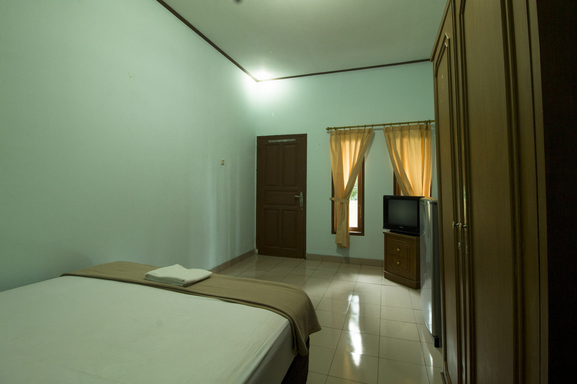 Reddoorz Plus @ Karet Pedurenan 3 Yakarta Exterior foto