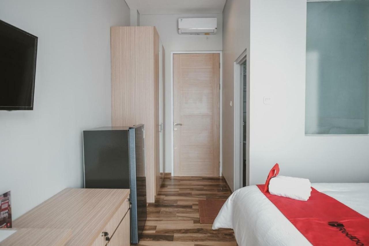 Reddoorz Plus @ Karet Pedurenan 3 Yakarta Exterior foto